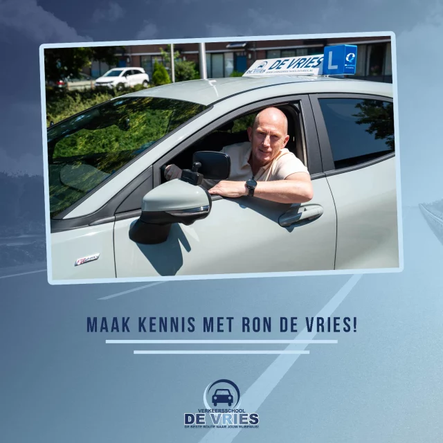 𝑴𝒂𝒂𝒌 𝒌𝒆𝒏𝒏𝒊𝒔 𝒎𝒆𝒕 𝑹𝒐𝒏 𝒅𝒆 𝑽𝒓𝒊𝒆𝒔!

Hallo! Mijn naam is Ron de Vries, eigenaar van Verkeersschool De Vries. Rond m’n 25e wilde ik al heel graag rijinstructeur worden, maar het liep iets anders. Ik ben na mijn militaire dienstplicht gaan werken in de beveiliging en in die branche heb ik mij verder ontwikkeld. In totaal heb ik 32 jaar in de beveiliging, de handhaving en het gevangeniswezen gewerkt. De laatste 25 jaar ben ik werkzaam geweest in diverse leidinggevende functies.

In 2015 heb ik dan toch nog de stap gemaakt naar het vak van de rijinstructie. Ik neem een behoorlijke rugzak aan mensenkennis mee en dat komt goed van pas tijdens de rijlessen. Ik kan genieten van de ontwikkeling die een beginnend bestuurder bij mij in de auto doormaakt. Je ziet iemand groeien van niets naar iets en dat maakt mijn vak zo mooi.

#rijles #rijbewijs #rijopleiding #rijopleidingen #rijlessen #autorijles #autorijschool #rijschool #verkeersschool #auto #autos #rismethode #denhaag #zoetermeer #rijswijk #leidschendam #voorburg #delft #scheveningen #autisme #adhd